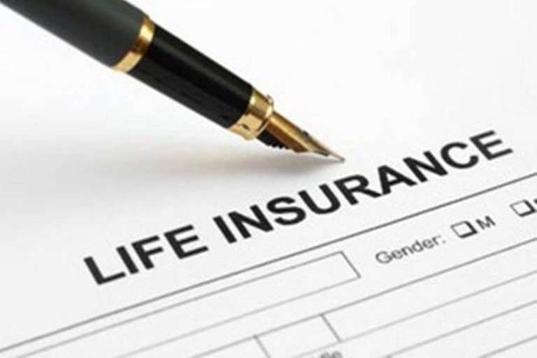 Max Life Saral Jeevan Bima – A standard term insurance plan that offers simplified financial protection